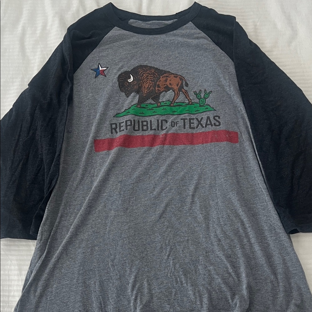 Republic of Texas Gray & Black Raglan Graphic Shirt
